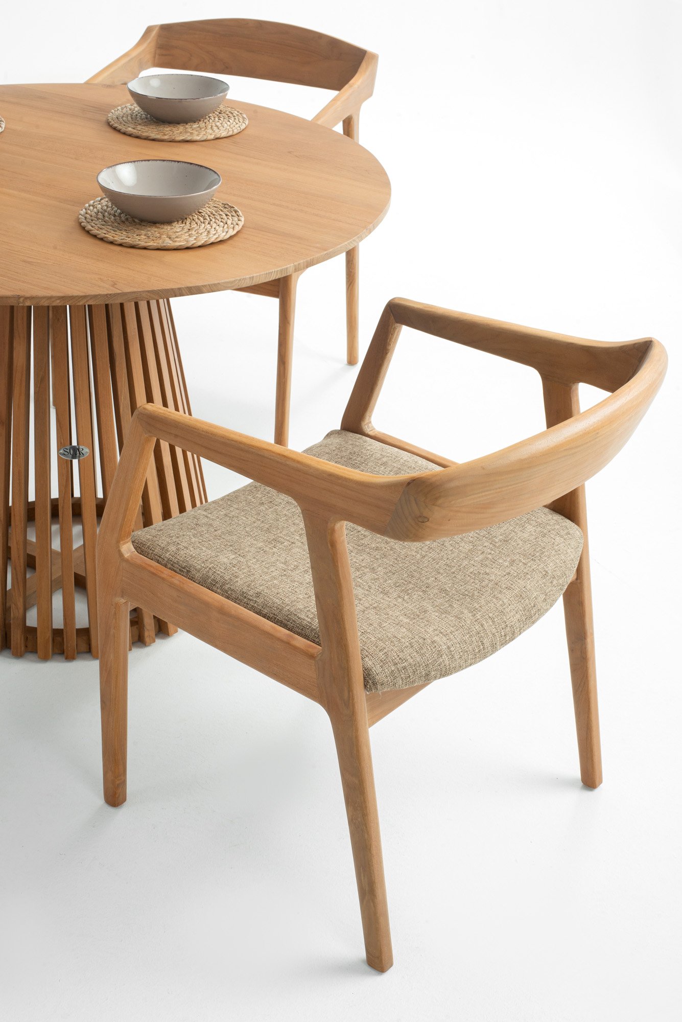 MUSHROOM DINING TABLE &HENDRY CHAIR Thumbnail